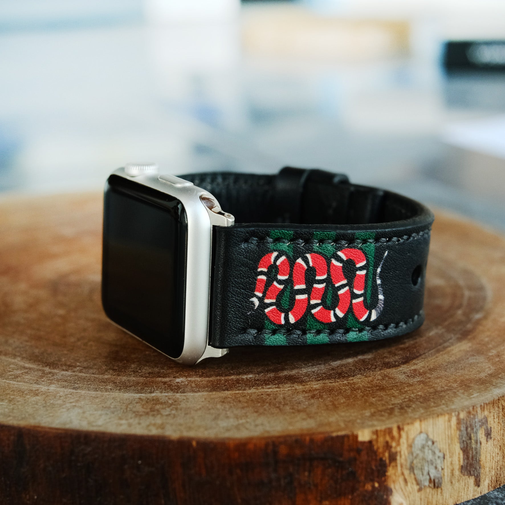 Apple Leather Strap Snake Design - ruslieco